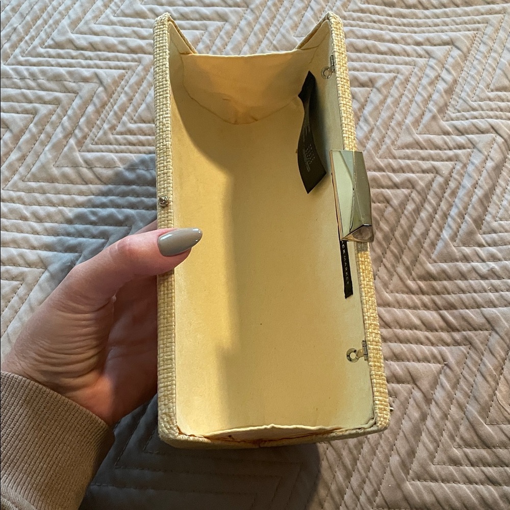Golden Rafia Clutch - Picture 5 of 6